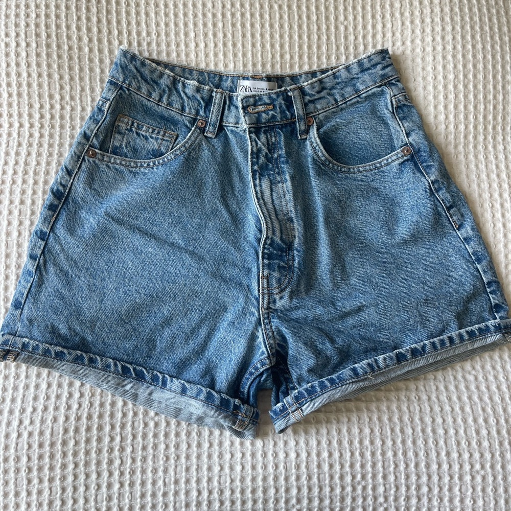 Women Zara Denim Shorts, Size 6, 28